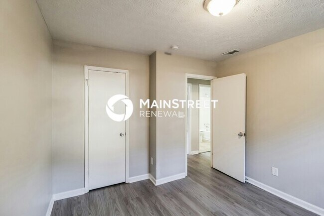 Building Photo - 3 Bedroom Pet-Friendly Home in Ellenwood, GA with Main Street Renewal