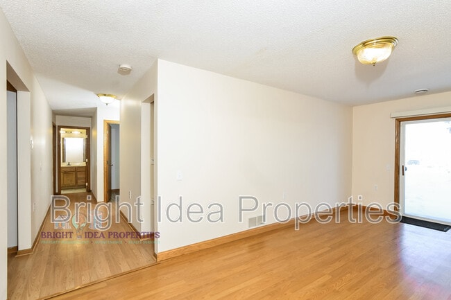 Building Photo - 2737 Douglas Dr N