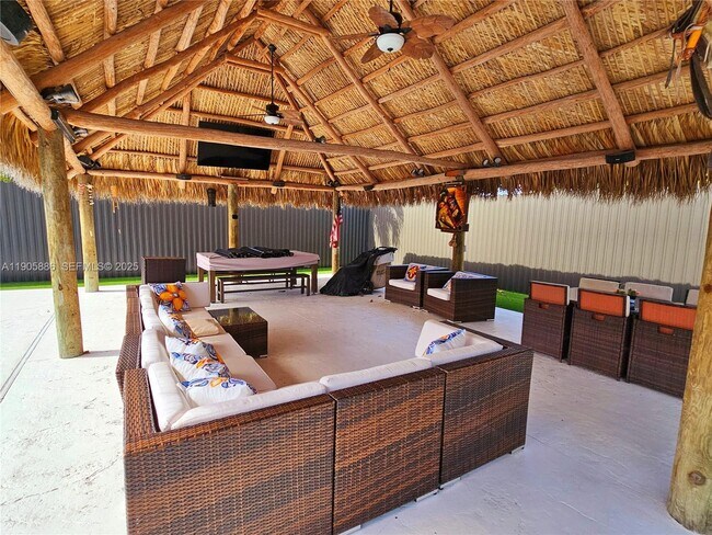 Building Photo - 16138 SW 154th Ct