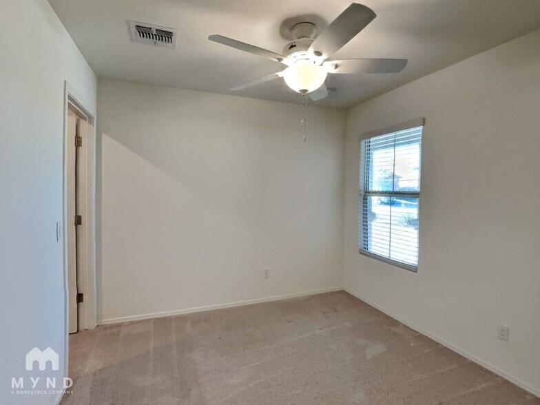 Building Photo - 10761 W Wexford Ln