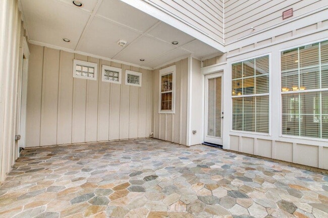 Building Photo - Luxury East Shore Living | Lake Woodlands Views | Near Market Street & Hughes Landing