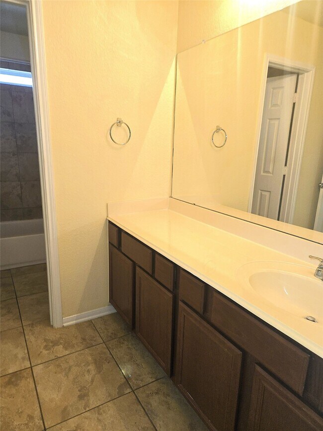 Building Photo - 2431 Cloudy Bay Dr