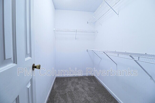 Building Photo - 1220 Parliament Lake Dr