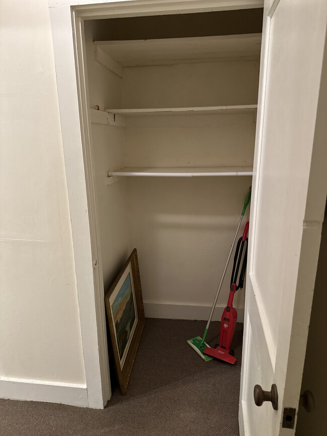 Building Photo - 1315 China St