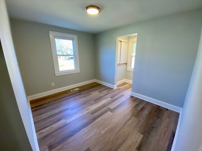 Building Photo - 4 Pafel Rd