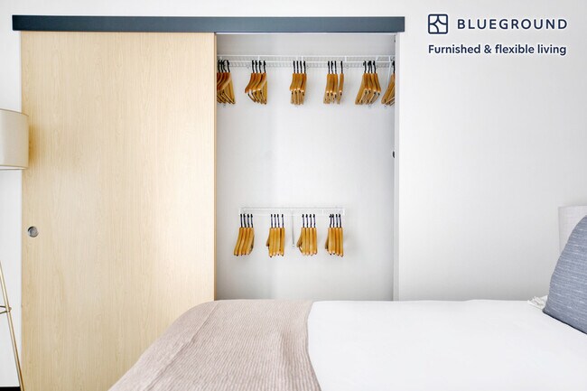 Building Photo - 15511 NE 22nd Pl