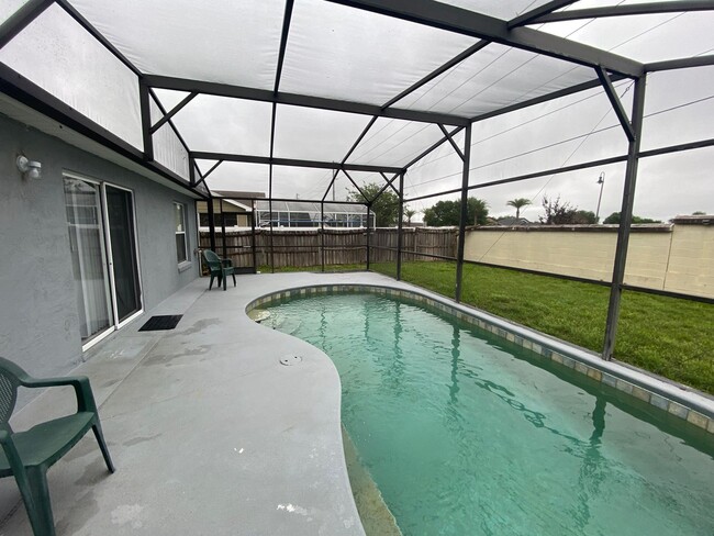 Building Photo - House for rent