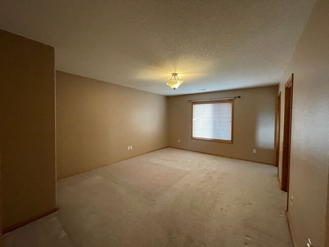 Building Photo - Two Story in Salmon Creek!
