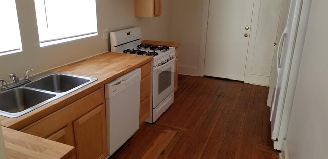 Building Photo - 918 North 8th St