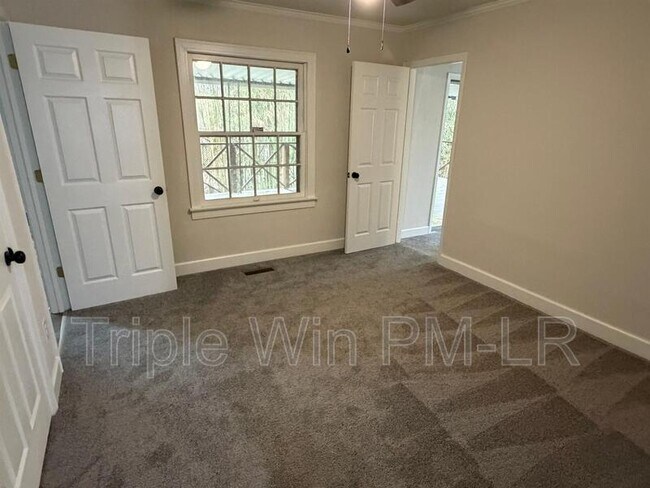 Building Photo - 8010 Westwood Ave