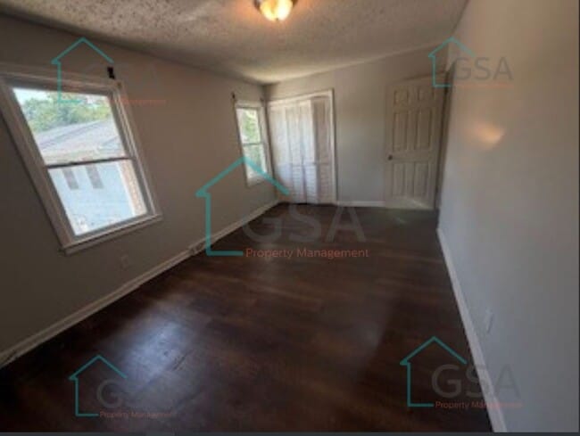 Building Photo - 3 Bedroom 1.5 Bath!!!