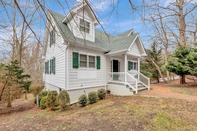 Building Photo - 442 River Rd