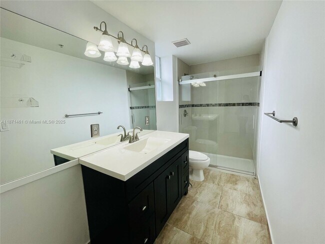 Building Photo - 6560 NW 114th Ave