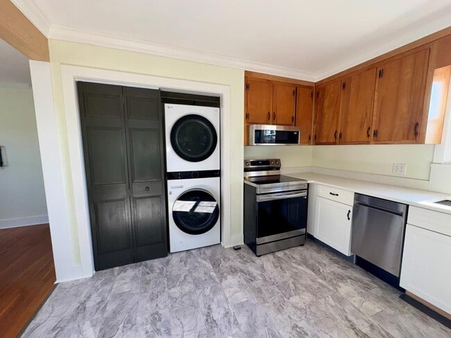 Building Photo - 25529 Pennsylvania Ave