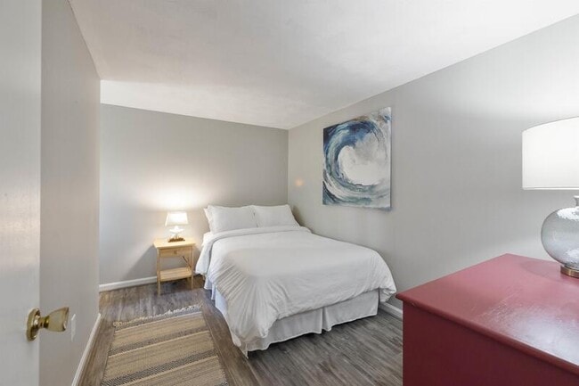 Building Photo - 16 Grasshopper Ln