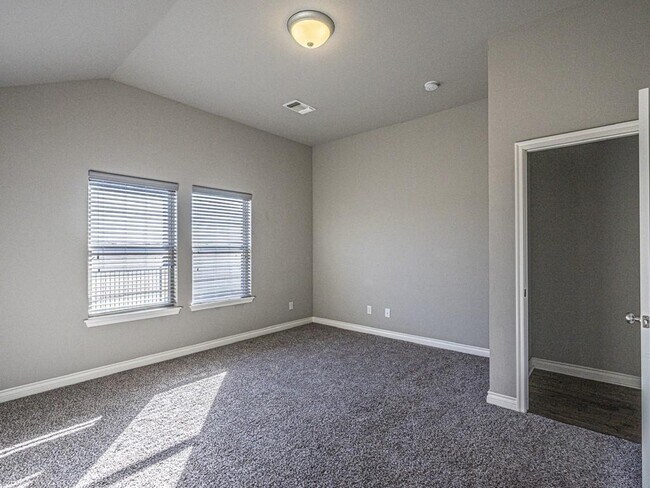 Building Photo - 2328 NW 191st Ct