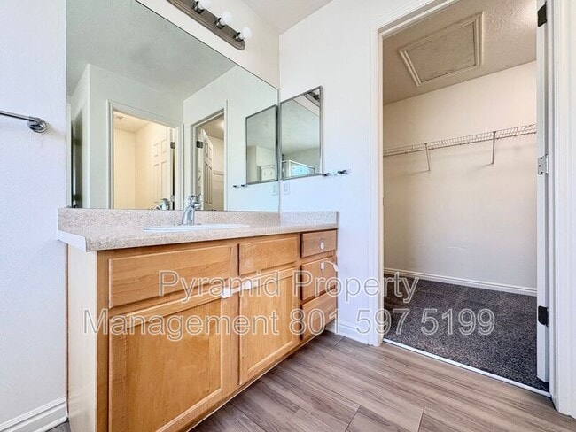 Building Photo - 1553 Vivante Way