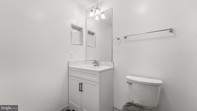 Building Photo - 3355 Canton Ct