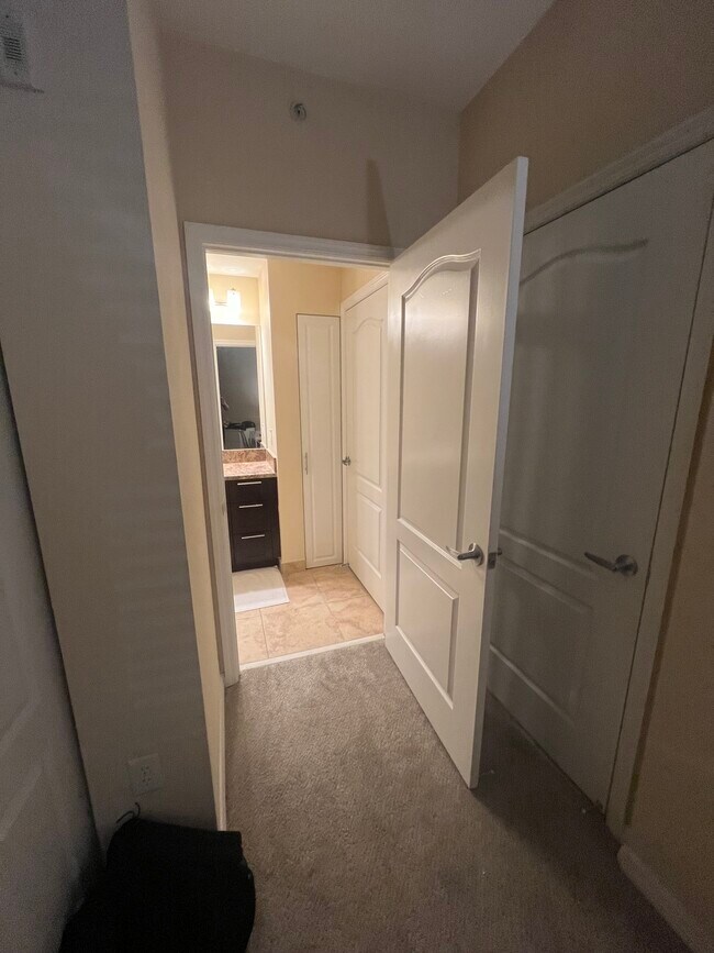 Building Photo - 6630 SW 57th Ave