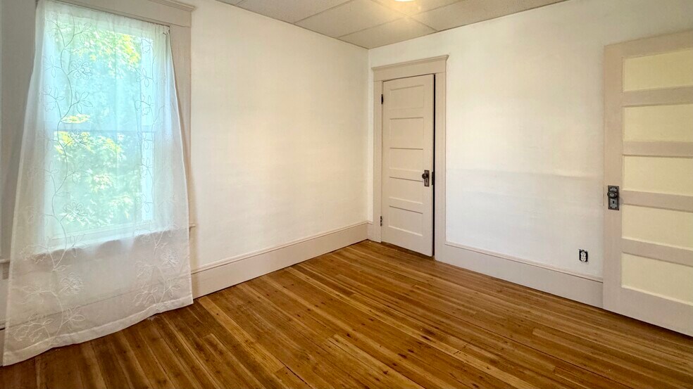 Freshly painted with wood floors and updated lighting. - 98 Maple St