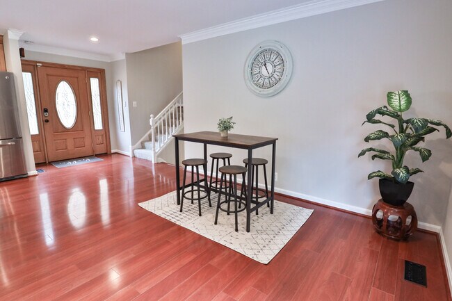 Building Photo - 9633 Cinnamon Creek Dr