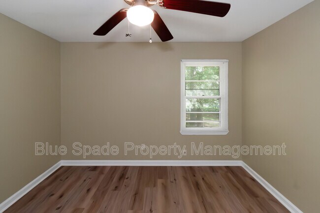 Building Photo - 1862 Posten Ln SW