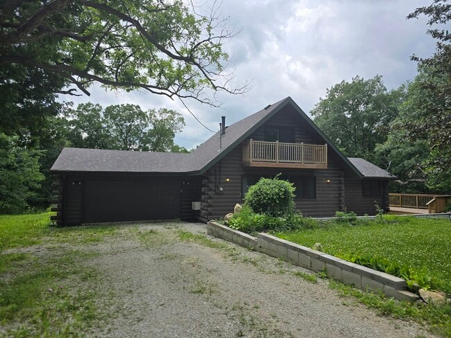 Primary Photo - 32487 K Ave