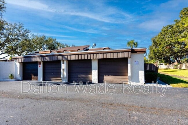 Building Photo - 2095 Sunset Point Rd