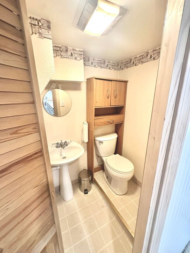 Building Photo - Gorgeous Kalispell home with Historical Charm