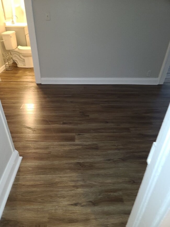 Building Photo - Beautiful 1 bedroom 1 bath bedroom bungalo...