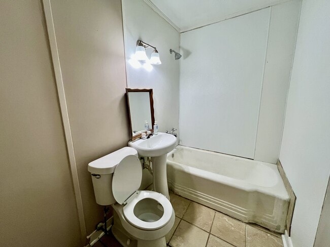 Building Photo - 5152 Enterprise St