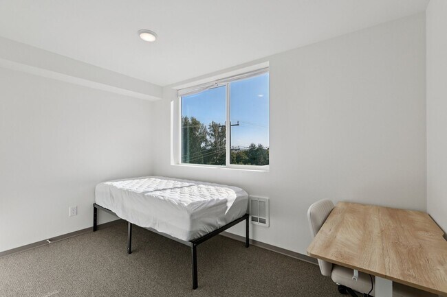 Building Photo - Brand-new 6B3B Townhouse near UW!