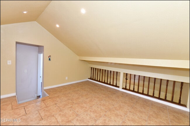 Building Photo - 908 Bolivia St