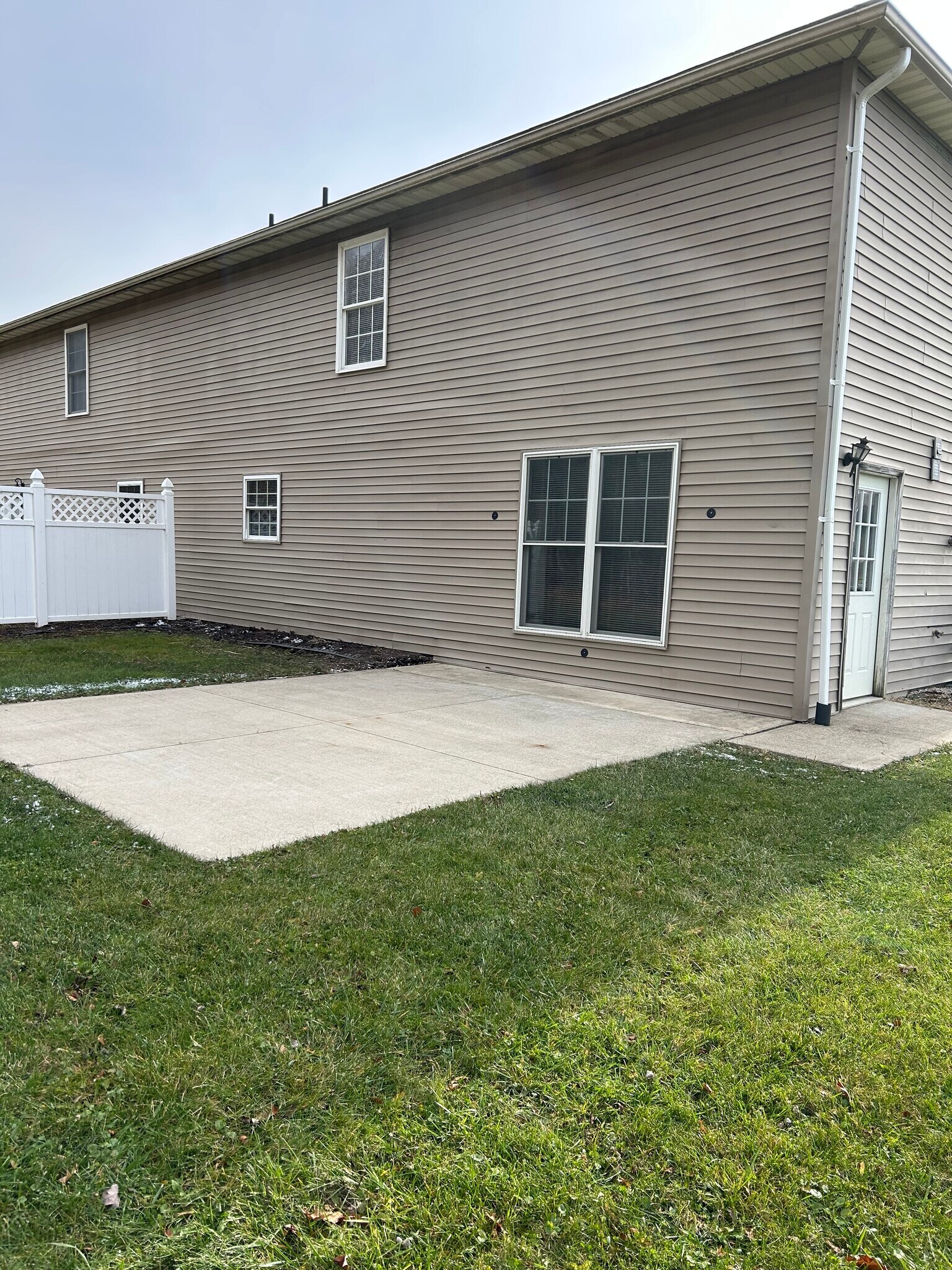 Building Photo - 1402 Benbrandon Ct