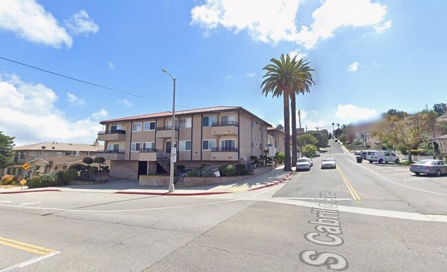 Building Photo - 785 W 19th St