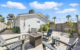 Building Photo - 816 5th St S