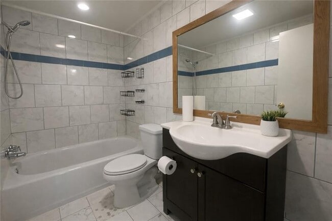 Building Photo - 229 Ave A