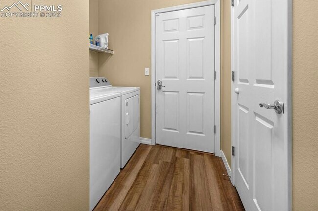 Washer and dryer included! - 2173 Alpine Shadows Vw