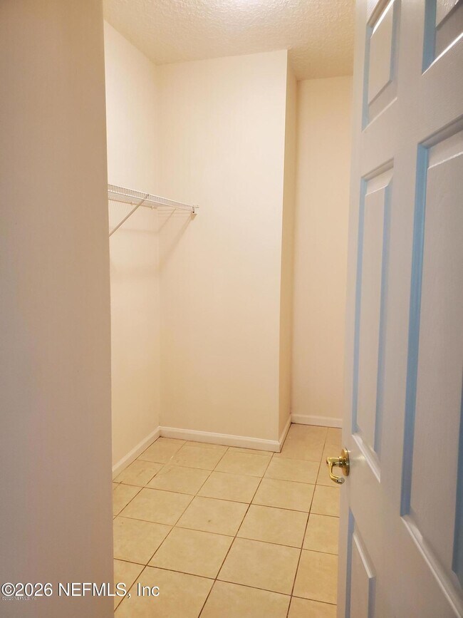 Building Photo - 1042 Briarcreek Rd