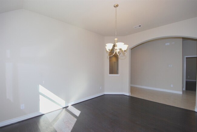 Building Photo - 5607 S Denham Ridge Ln