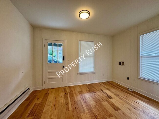 Building Photo - 4521 Balcomb St