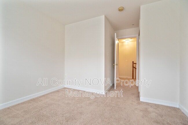 Building Photo - 3546 Carriage Walk Ln