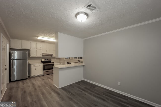 Building Photo - 100 Nandover Way