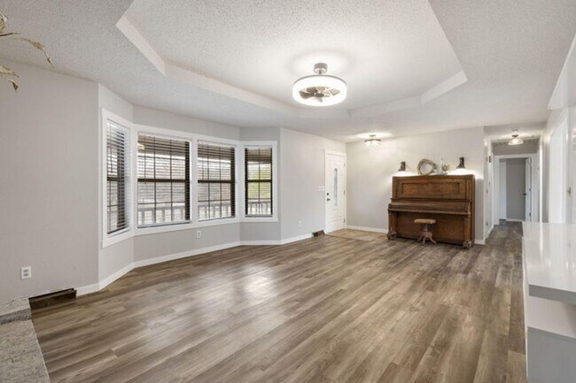 Building Photo - NEWLY REMODELED HOME | 3 Bedroom | 2 Bath ...