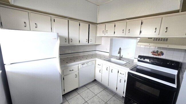 Building Photo - 2800 NW 56th Ave