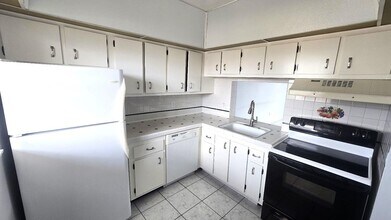 Building Photo - 2800 NW 56th Ave