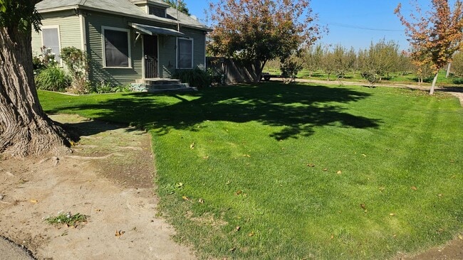 Building Photo - 38659 Rd 8