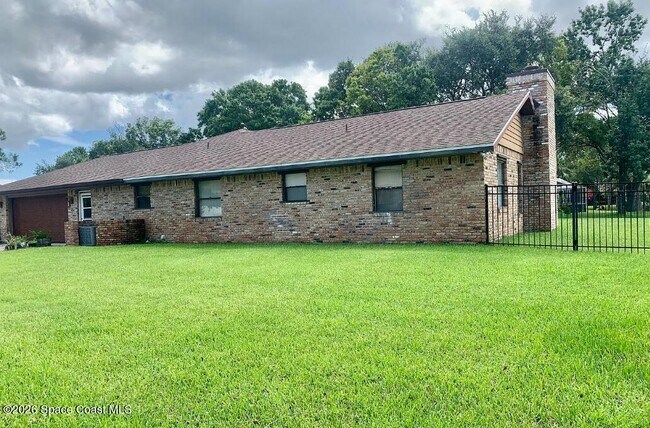 Building Photo - 7935 Timberlake Dr