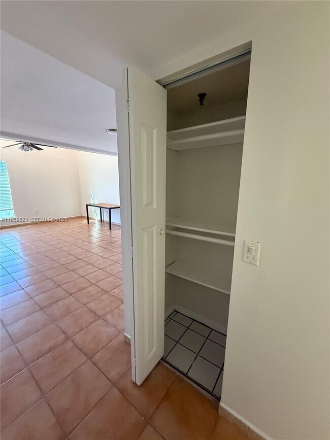 Building Photo - 10641 SW 108th Ave