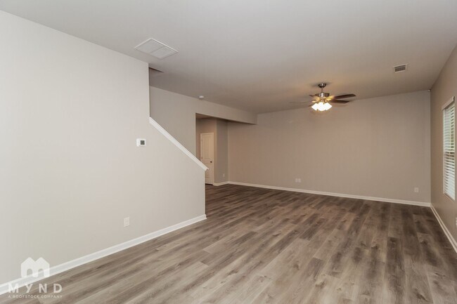 Building Photo - 376 Scotland Dr
